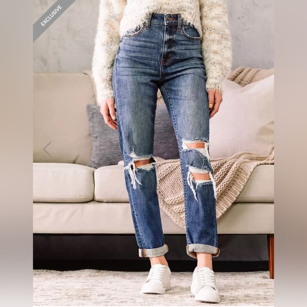 Willow & Root Ultra High rise destructed mom jeans Size 25